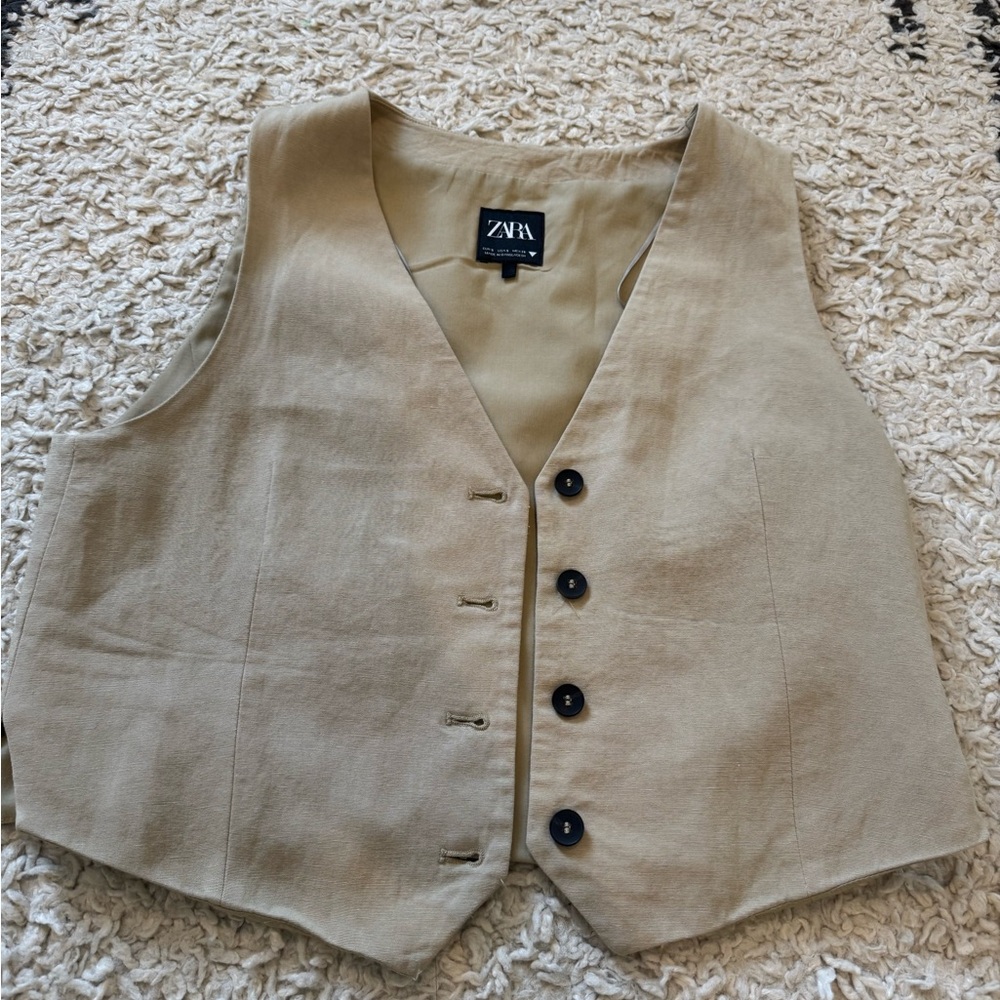 Zara vest size S